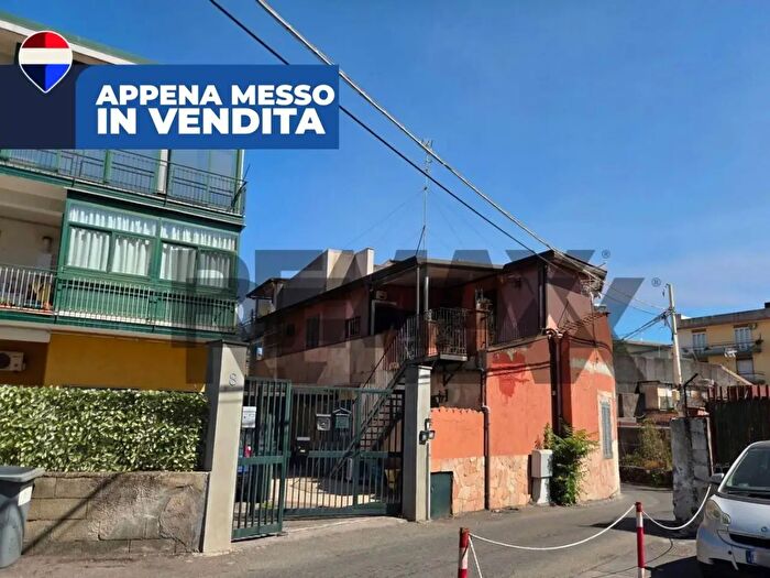 Casa trilocale in vendita in Gravina Di Catania