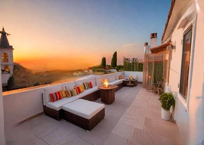 Appartamento con 7 locali in vendita in Via Carlo Rolando, Genova