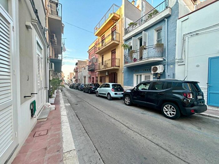 Appartamento trilocale in affitto in Via Benedetto Saputo, Centro, Terrasini