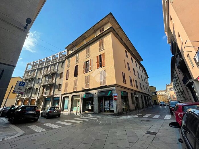 Appartamento quadrilocale in vendita in Via SantAmbrogio, Voghera