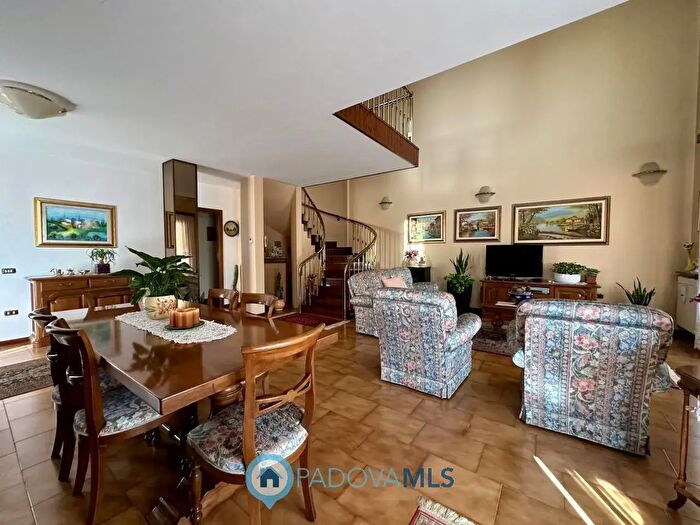 Casa con 6 locali in vendita in Via Gorizia, Masera Di Padova