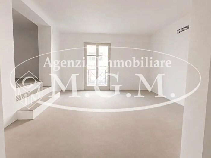 Appartamento con 7 locali in vendita in Pontedera
