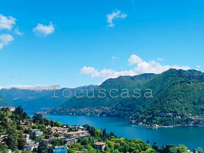 Appartamento trilocale in affitto in Viale San Fermo della Battaglia, Nino Bixio, Como