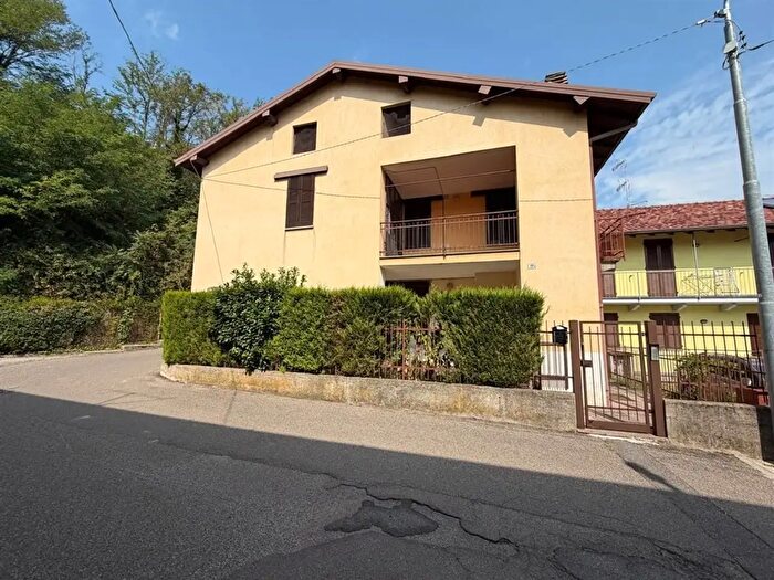 Casa quadrilocale in vendita in Via Vivirolo, Varese