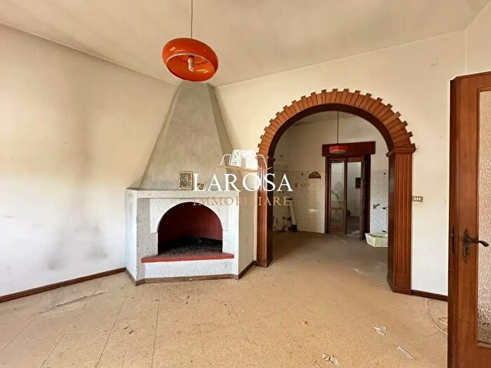 Appartamento con 6 locali in vendita in Corso Cavour, Melendugno