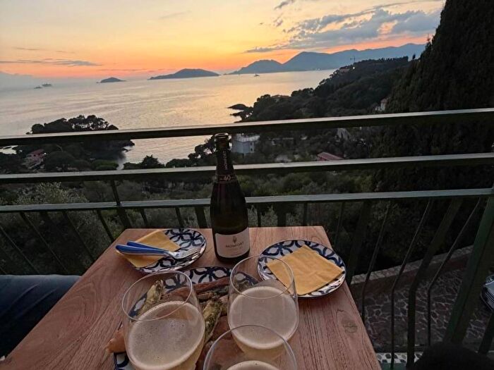 Appartamento quadrilocale in affitto in Fiascherino, La Serra Tellaro, Lerici