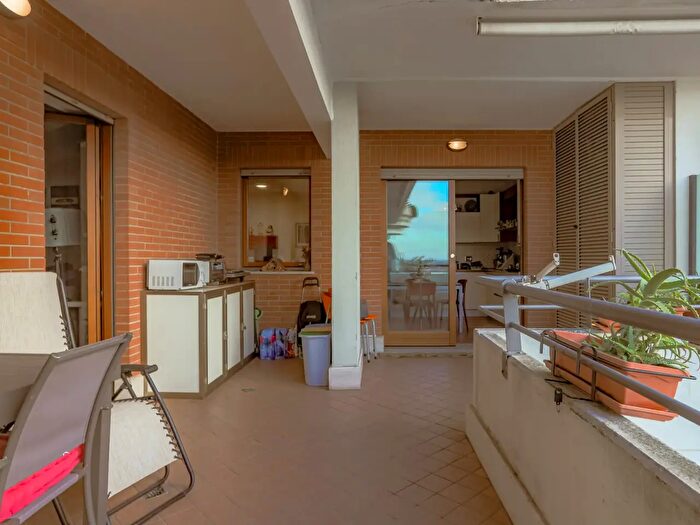 Appartamento trilocale in vendita in Via Francesco Menzio, Roma