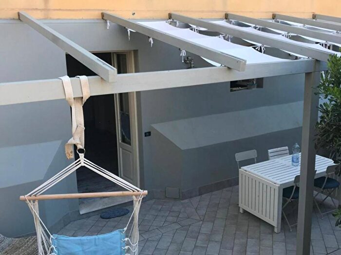 Appartamento quadrilocale in affitto in Via Tullio Crosio, Marina di Pisa, Pisa