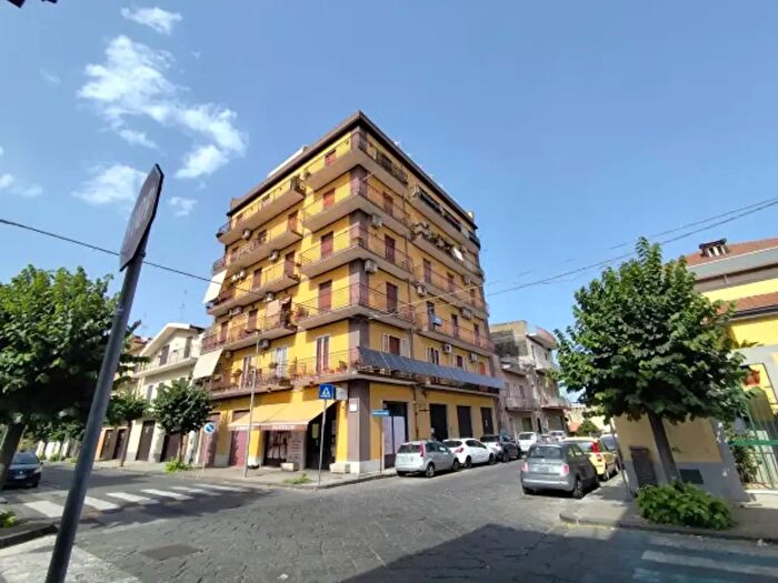 Appartamento trilocale in vendita in Via Veronica, Aci Sant'Antonio
