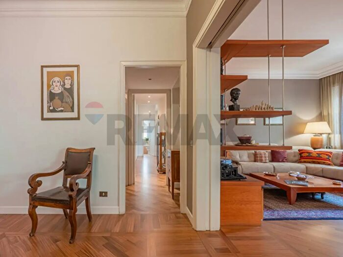 Appartamento con 13 locali in vendita in Via di Tor Fiorenza, Roma