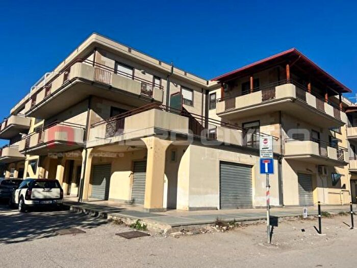 Appartamento trilocale in vendita in Viale Fortore, Foggia