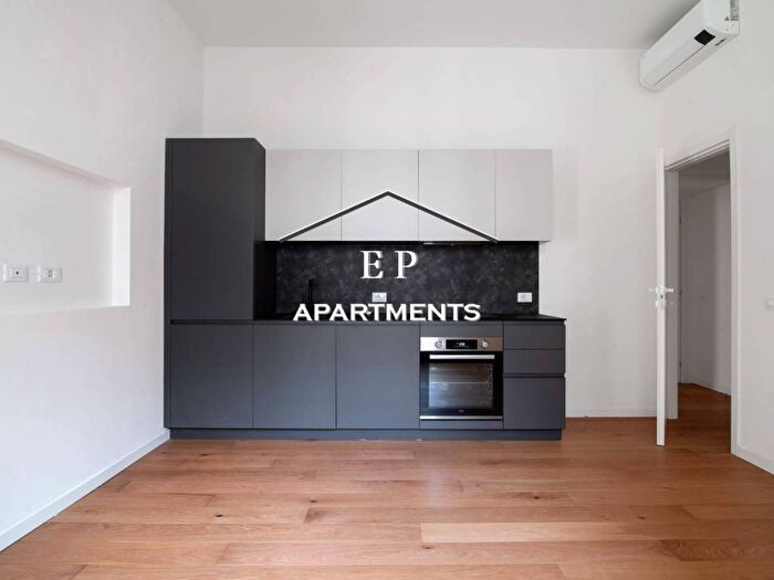 Appartamento trilocale in affitto in Vincenzo Monti, Milano