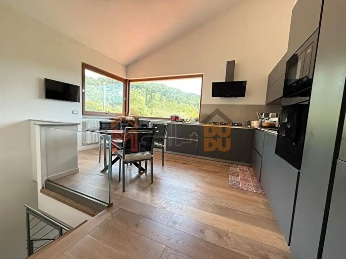 Casa con 11 locali in vendita in San Firenze, Arezzo