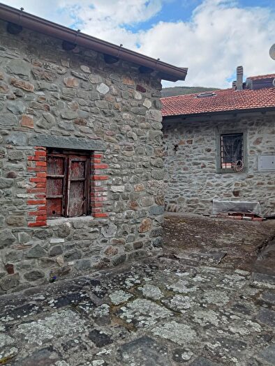 Casa con 6 locali in vendita in Comano