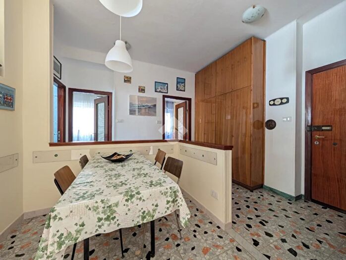 Appartamento trilocale in vendita in Via Fico, Sestri Levante