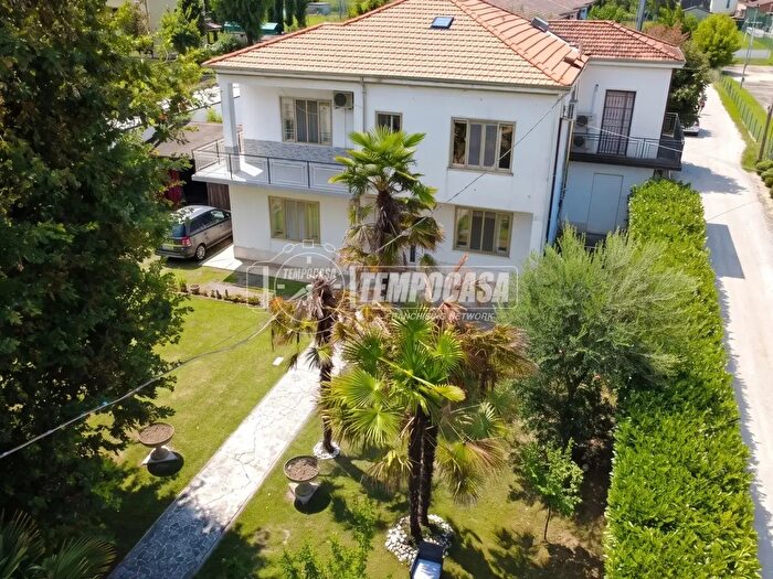 Casa trilocale in vendita in Via Chiesa Alberone, Cento