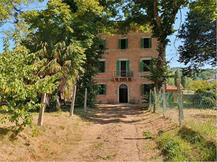 Casa con 6 locali in vendita in Gubbio