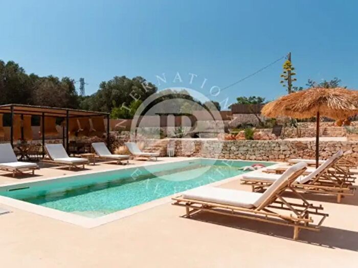 Casa con 6 locali in vendita in Ostuni