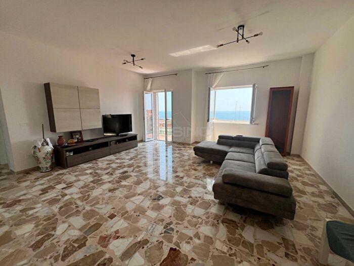 Appartamento quadrilocale in vendita in Grotta Santa, Siracusa