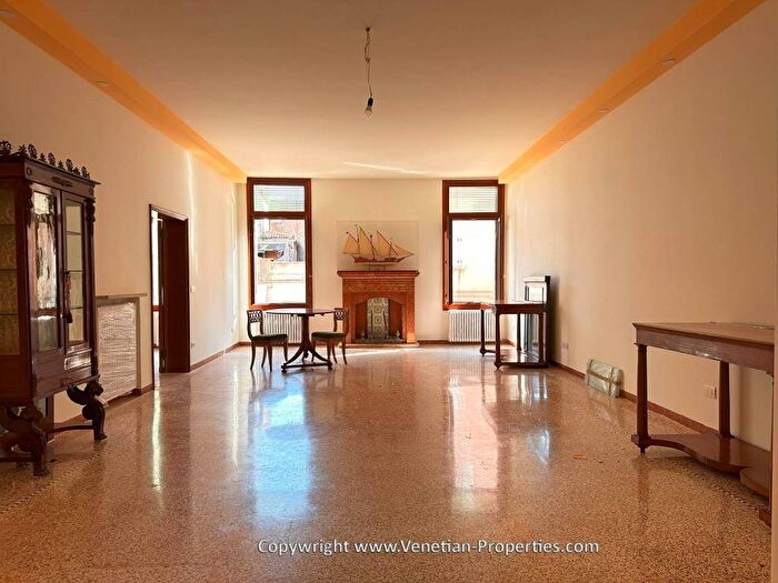 Appartamento con 6 locali in affitto in Santi Giovanni e Paolo Santa Maria Formosa, Venezia