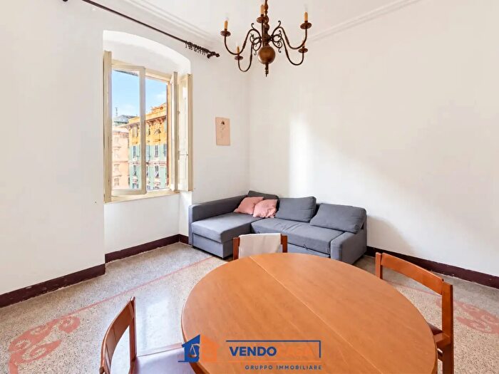 Appartamento con 6 locali in vendita in Via Smirne, Genova