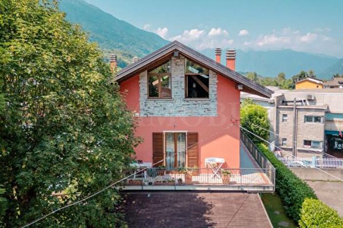 Appartamento quadrilocale in vendita in Via Verta, Omegna