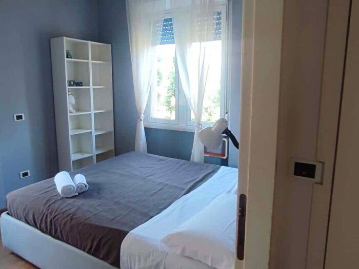 Appartamento trilocale in affitto in Via Rodolfo Grimaldi Casta, Ostia Levante, Roma