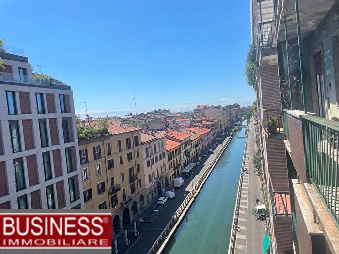 Appartamento trilocale in affitto in Alzaia Naviglio Pavese, Navigli Darsena, Milano