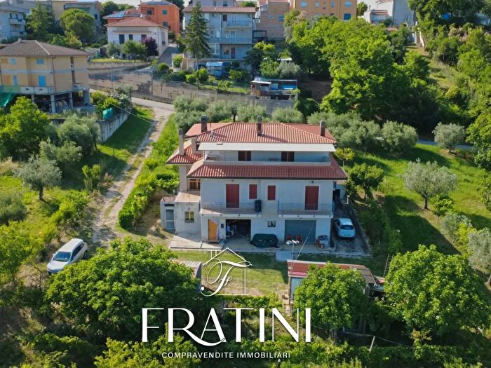 Casa con 6 locali in vendita in Via Pastine, Ancarano