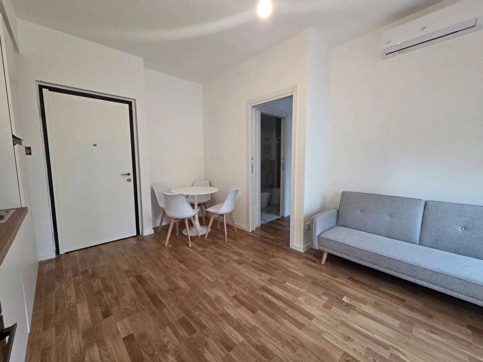 Appartamento bilocale in affitto in Viale Famagosta, Famagosta, Milano