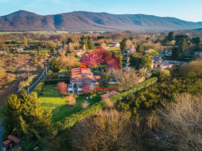 Casa con 8 locali in vendita in Via di Velletri, Rocca Priora