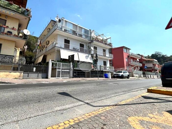 Appartamento trilocale in vendita in Via Annecchino, Arco Felice, Pozzuoli