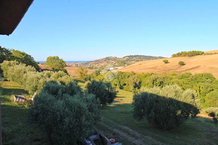 Casa con 5 locali in vendita in Contrada Addolorata, Recanati