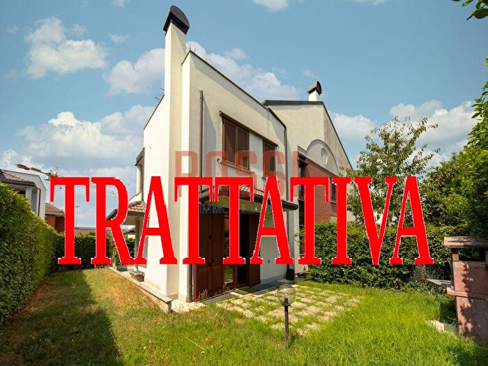 Appartamento con 5 locali in vendita in Via Bellinzona, Monza