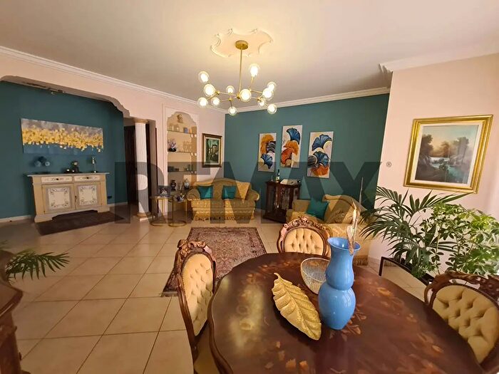 Appartamento con 5 locali in vendita in Via Bartolomeo Augugliaro, Trapani