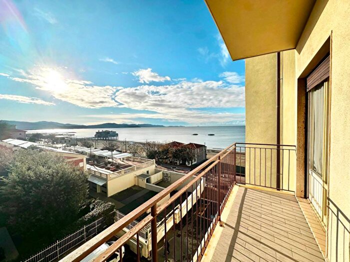 Appartamento trilocale in affitto in Via Dante Alighieri, Centro, Follonica