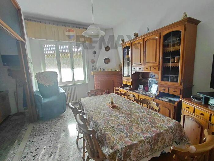 Appartamento trilocale in vendita in Piazza Kennedy, Loreto