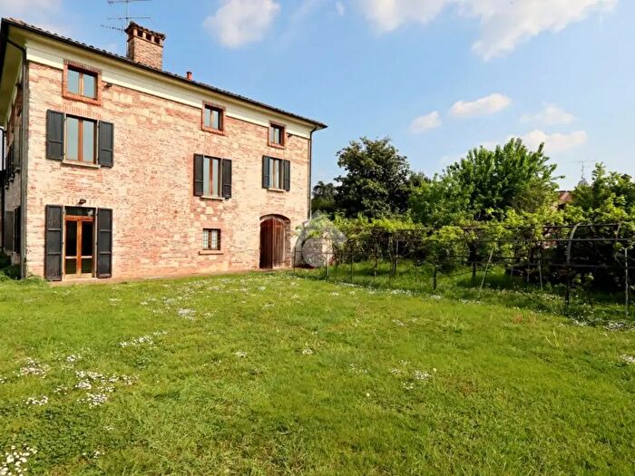 Casa con 8 locali in vendita in Via Gerole, Borgosatollo