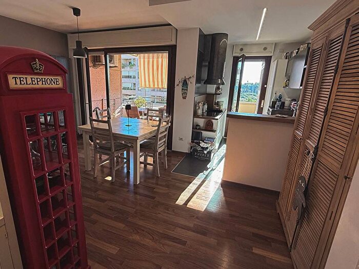 Appartamento trilocale in affitto in Via Caterina Troiani, Torrino, Roma