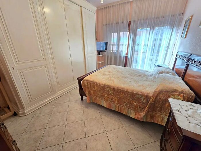 Appartamento trilocale in vendita in Via Vestricio Spurinna, Roma