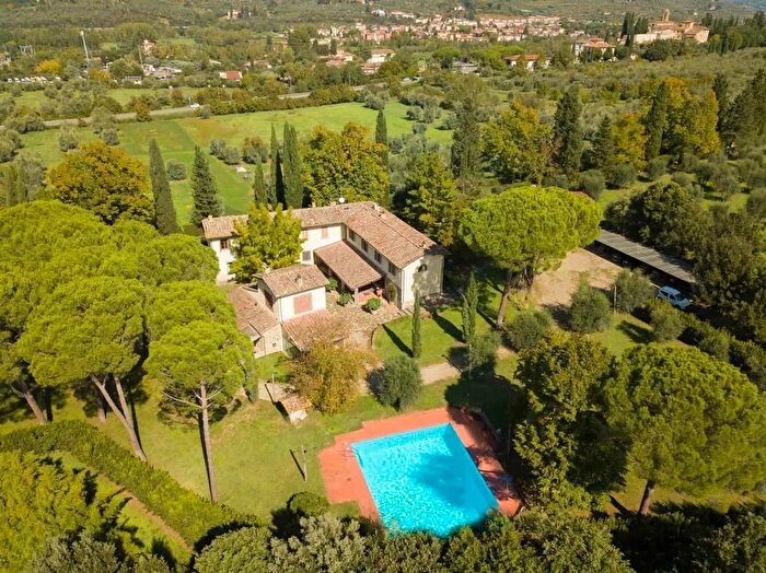 Casa con 15 locali in vendita in Via Rimaggio, Bagno A Ripoli