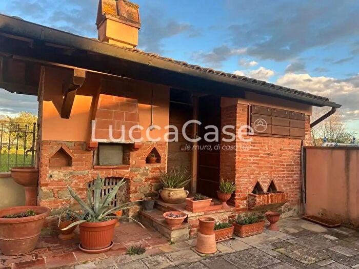 Casa con 15 locali in vendita in Porcari