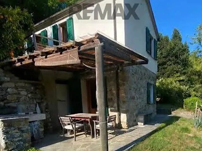 Casa trilocale in vendita in Via Fiume, Castiglione Chiavarese