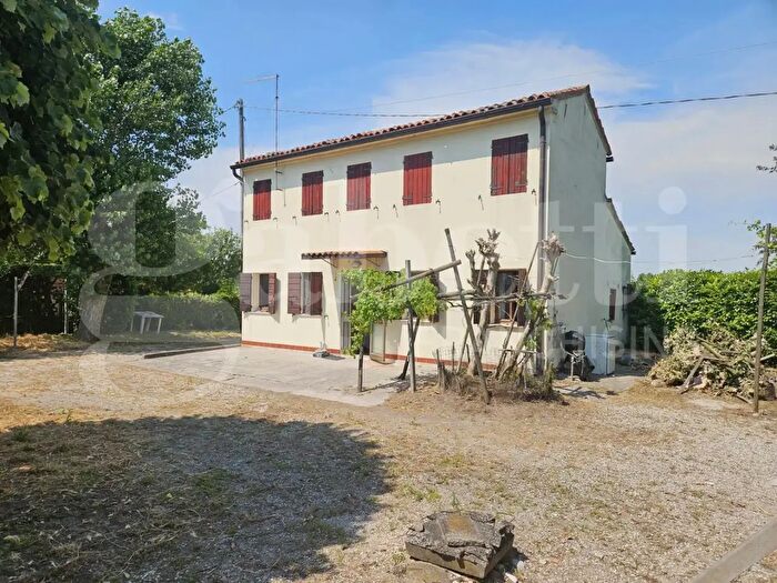 Casa quadrilocale in vendita in Polverara