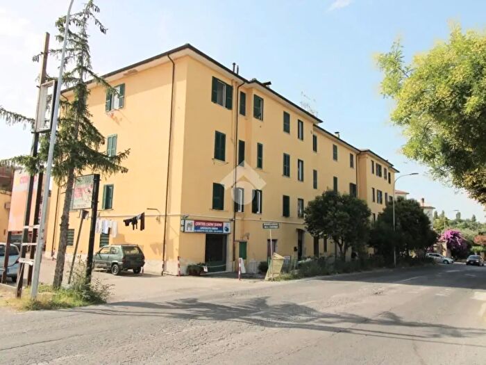 Appartamento trilocale in vendita in Via Ferrutti, Montopoli Di Sabina