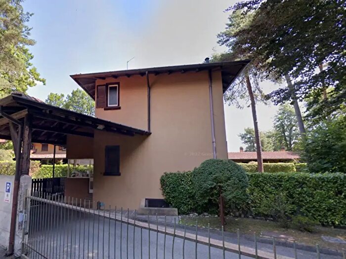 Appartamento bilocale in affitto in Via Cascina Pelada, Cantu'
