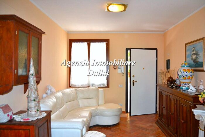 Appartamento trilocale in vendita in Via Campomigliaio, Scarperia e San Piero