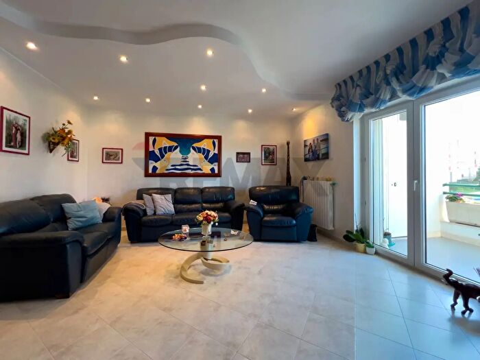 Appartamento con 5 locali in vendita in Via della Resistenza, Martina Franca