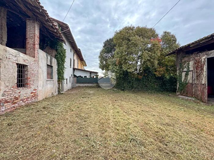 Casa trilocale in vendita in Via Bredazzane, Montichiari