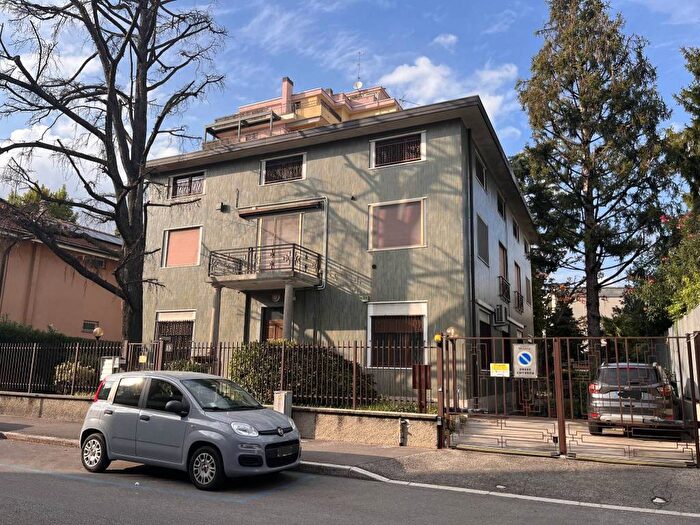 Appartamento bilocale in affitto in Via Platone, Villa San Giovanni, Milano